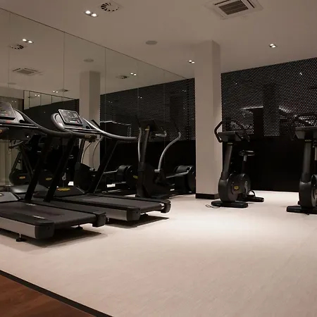 Luxus Fitness&spa Z Sauna I Silownia