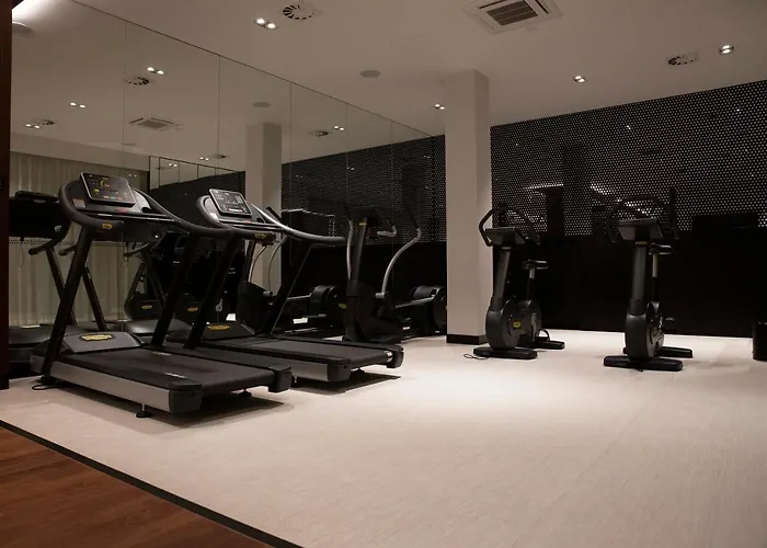 Luxus Fitness&spa Z Sauna I Silownia